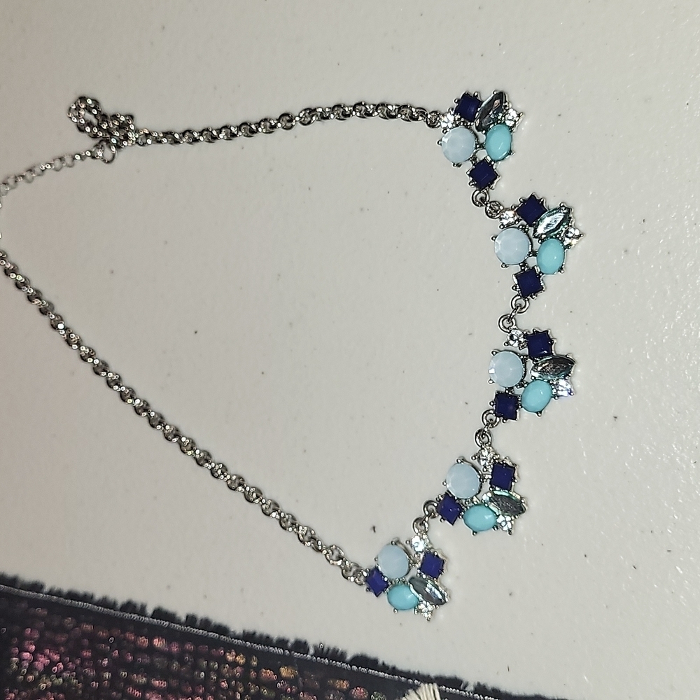 Simple and Elegant Blue/Navy Gem Statement Necklace
